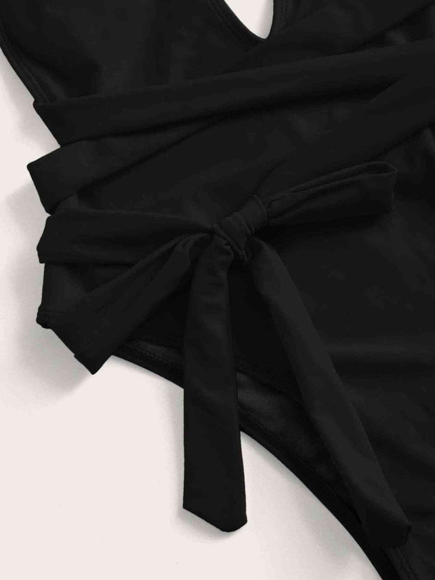 Sexy Halter Neck Deep V Tied One-Piece Swimsuit - Elegant Swimwear
